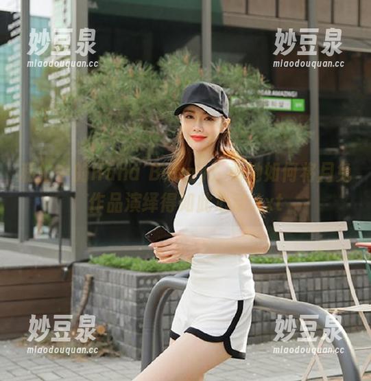 私拍中的Hana Bunny：看她如何将月兔作品演绎得如此心动.txt